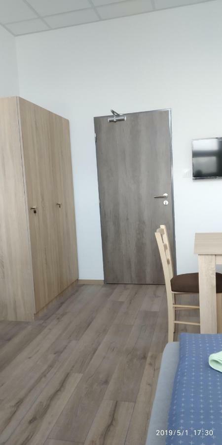 White Coral Club Vandrerhjem Košice Eksteriør bilde