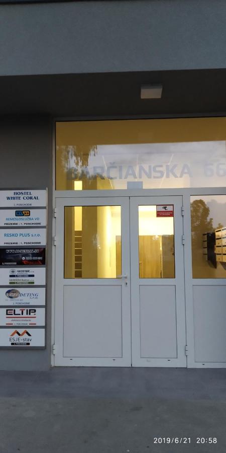White Coral Club Vandrerhjem Košice Eksteriør bilde