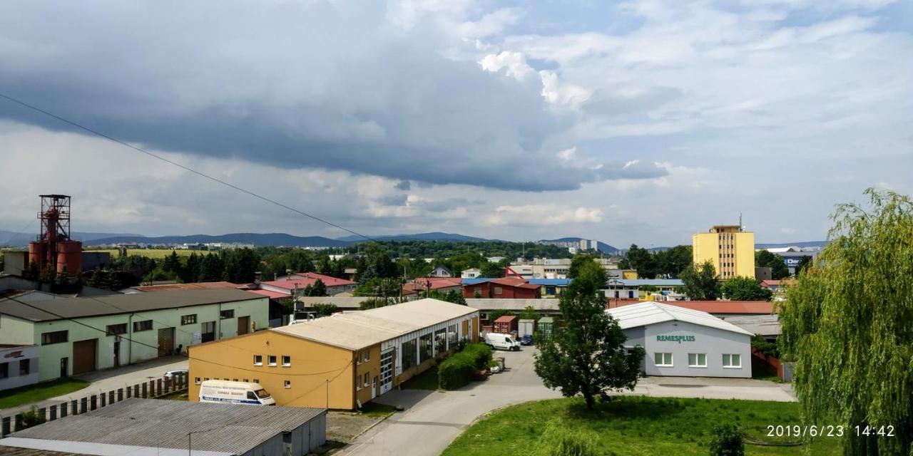 White Coral Club Vandrerhjem Košice Eksteriør bilde